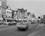 855222 Afbeelding van het verkeer aan het begin van de Biltstraat te Utrecht.